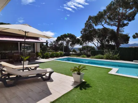 Location villa à Santa Cristina d'Aro, Villa Olivera : Villa de Luxe avec Piscine Privée, Climatisation et Wifi près des Plages de la Costa Brava