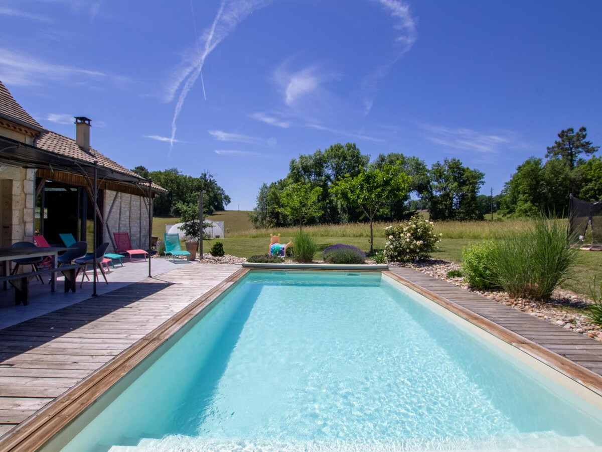 Gîte 8 personnes, piscine chauffée et trampoline à Rampieux - Photo 2