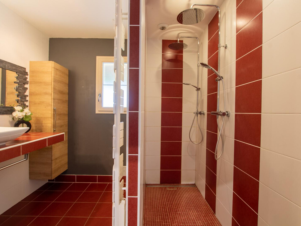 Gîte 8 personnes, piscine chauffée et trampoline à Rampieux - Photo 16