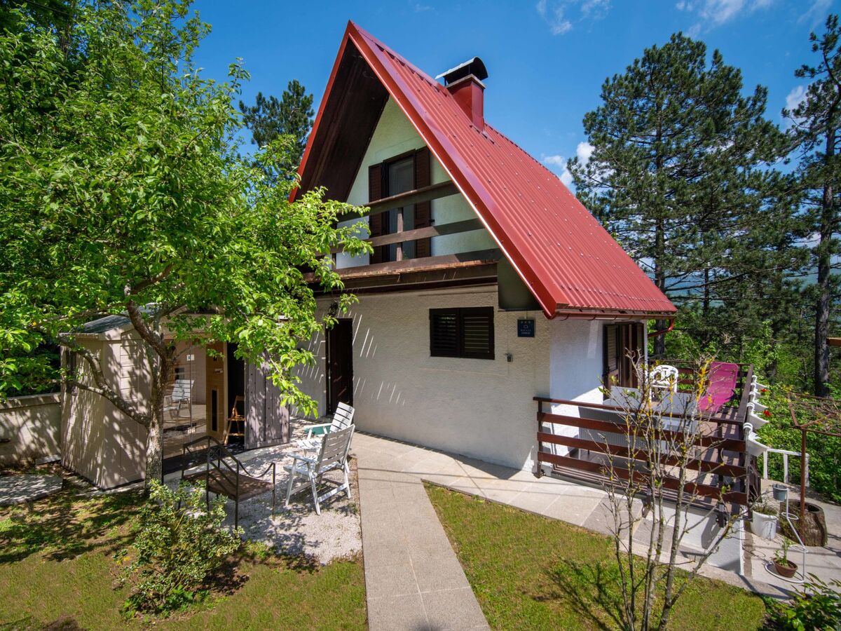 Chalet Nina à Fužine : 6 personnes, jacuzzi et sauna - Photo 1