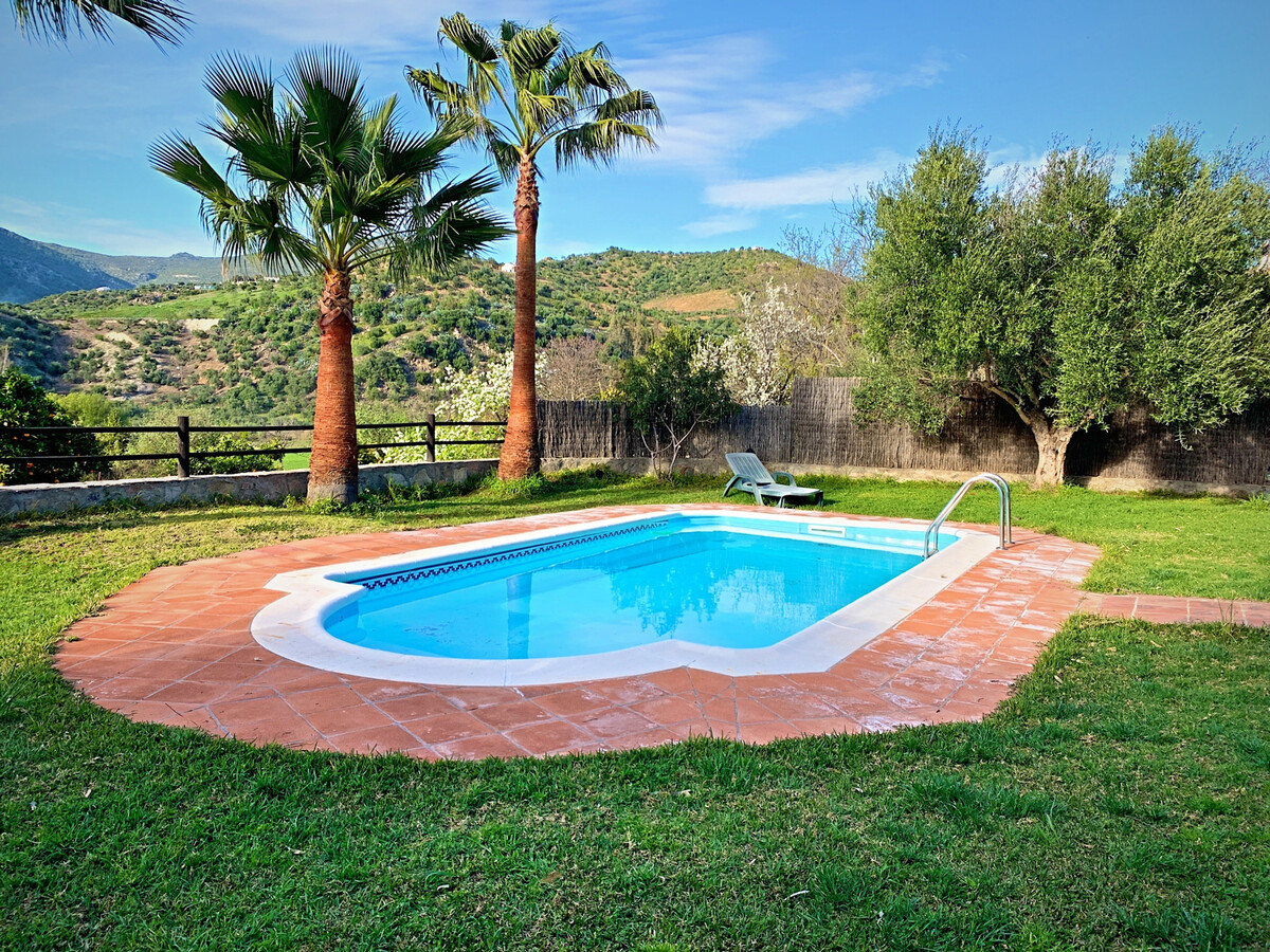 Gîte avec piscine d'eau salée et jardin à Zahara de la Sierra - Photo 1