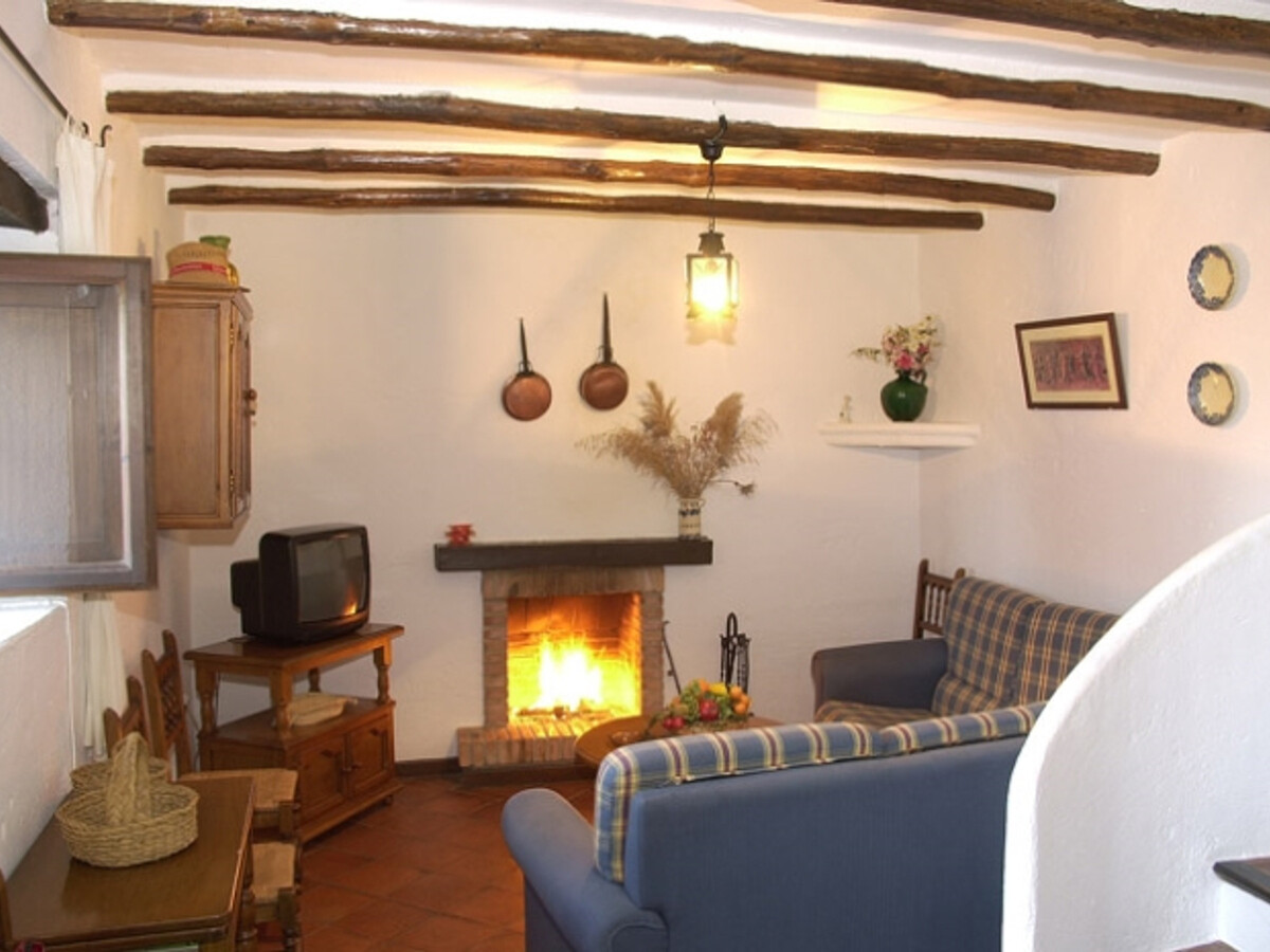 Gîte avec piscine d'eau salée et jardin à Zahara de la Sierra - Photo 2