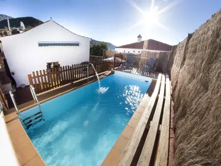 Gîte rustique à Tunte avec piscine privée et terrasse - Photo 13