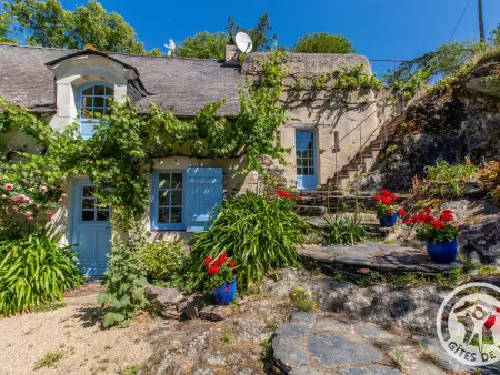 Gîte aux volets bleus avec jardin clos près de la Loire : photo 2