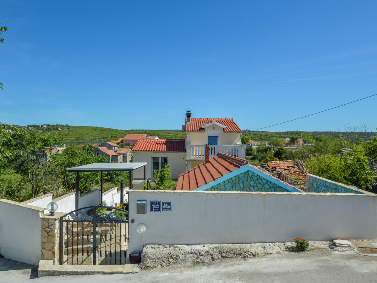 Maison Aurora à Skradin : piscine privée et terrasse - Photo 3