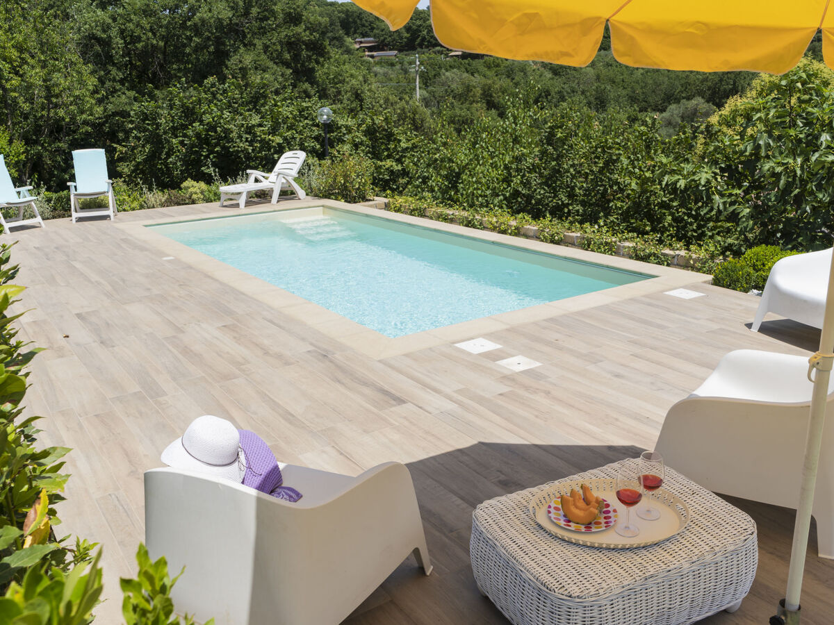 Villa Bougainvillea – 8 chambres, piscine et vue lac - Photo 4