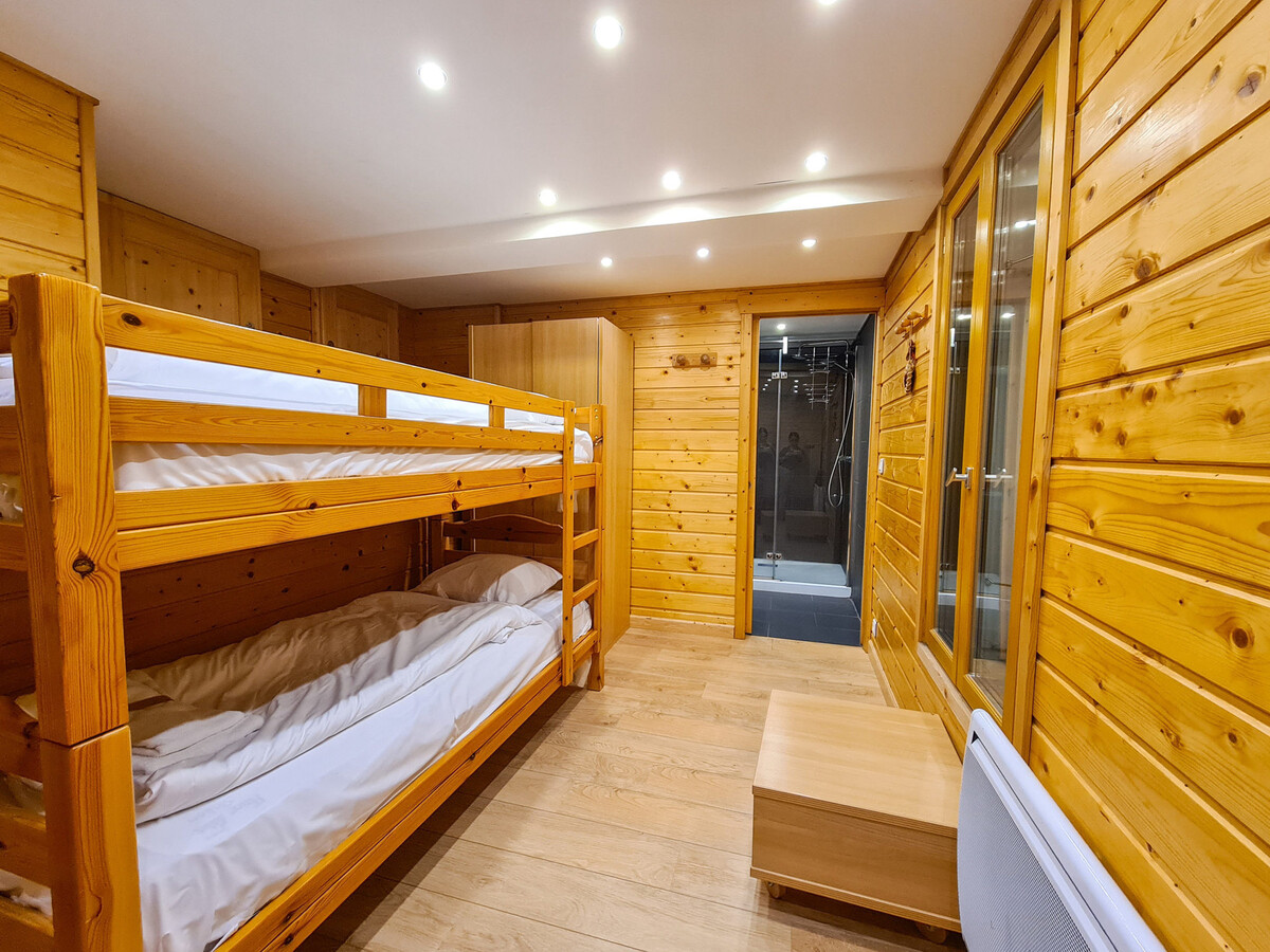 Chalet 80 m² à Flaine avec poêle scandinave et garage - Photo 6