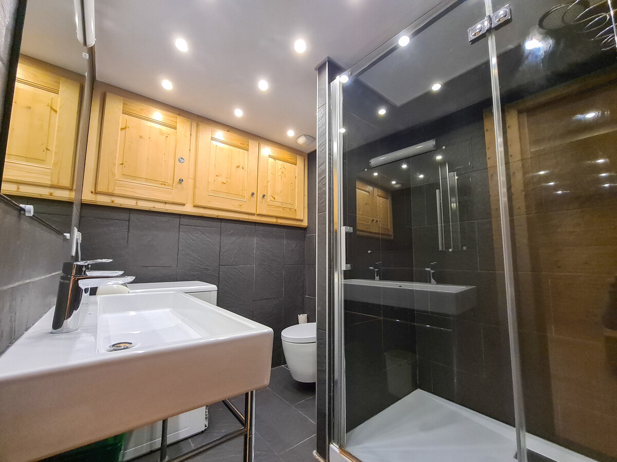 Chalet 80 m² à Flaine avec poêle scandinave et garage - Photo 7