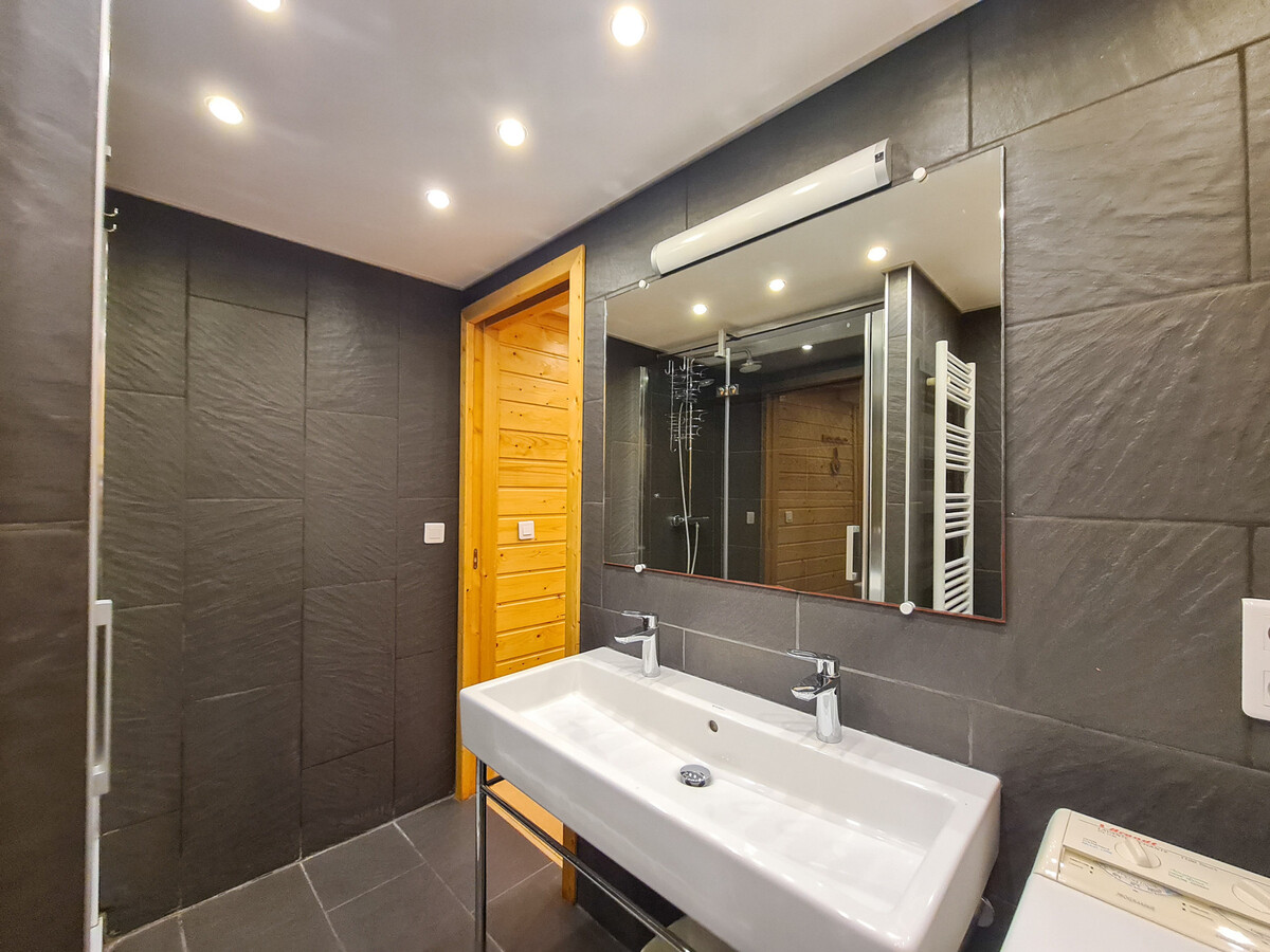 Chalet 80 m² à Flaine avec poêle scandinave et garage - Photo 8