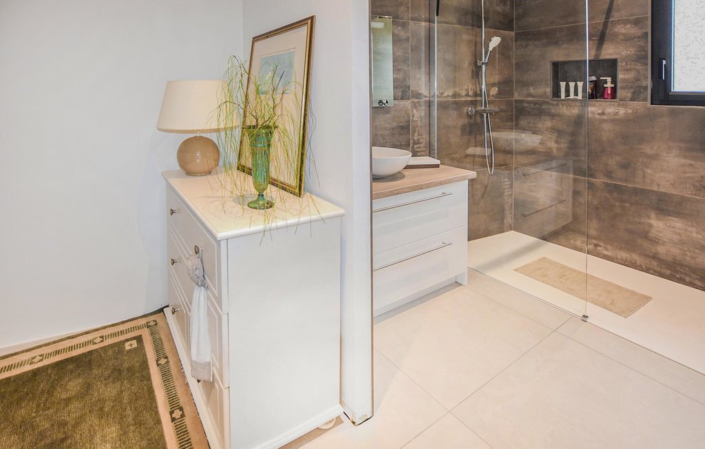 Maison avec piscine privée et terrasse à Robion - Photo 26