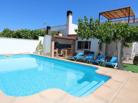 Location maison à Deltebre, Maison près de la mer, piscine privée, clim optionnelle, wifi gratuit, animaux et plage chiens admis