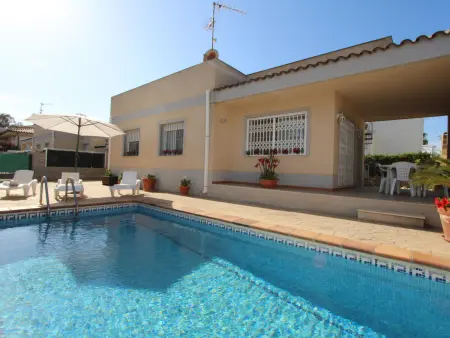 Location maison à Deltebre, Maison avec Piscine Privée, Clim en Option, WiFi Gratuit, Animaux Bienvenus, Près de la Mer