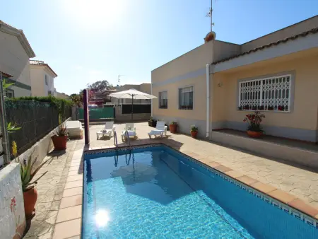 Maison avec Piscine Privée, Clim en Option, WiFi Gratuit, Animaux Bienvenus, Près de la Mer - Photo 4