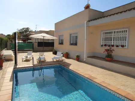 Maison avec Piscine Privée, Clim en Option, WiFi Gratuit, Animaux Bienvenus, Près de la Mer - Photo 6