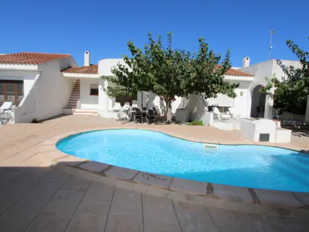 Location maison à Deltebre, Maison près de la mer avec piscine, wifi, climatisation, animaux admis et plage pour chiens