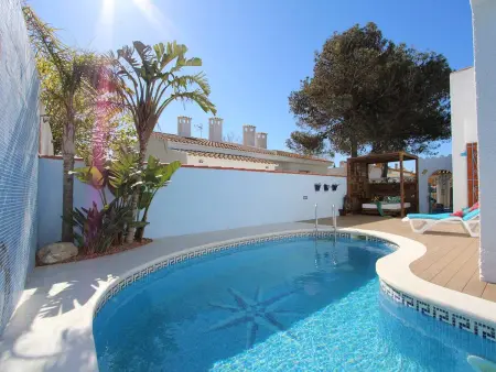 Location maison à Deltebre, Maison près de la mer avec piscine privée, clim, wifi, animaux et plage pour chiens acceptés !