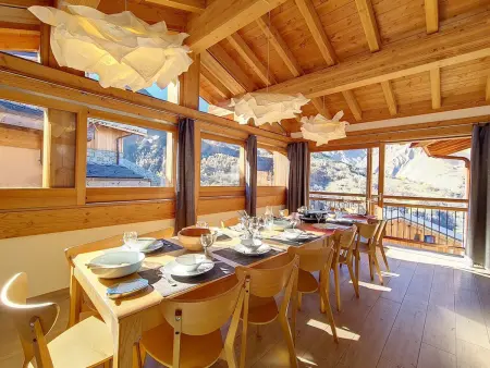 Chalet spacieux avec sauna, accès pistes, Wi-Fi et parking - Photo 1