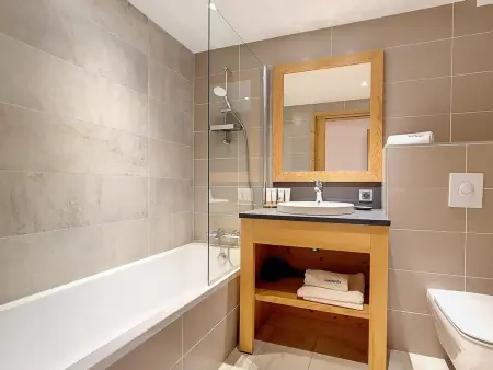 Chalet spacieux avec sauna, accès pistes, Wi-Fi et parking - Photo 9