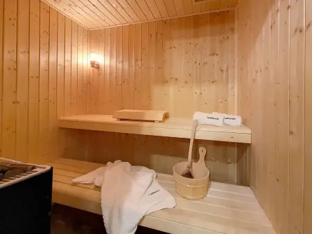 Chalet spacieux avec sauna, accès pistes, Wi-Fi et parking - Photo 14