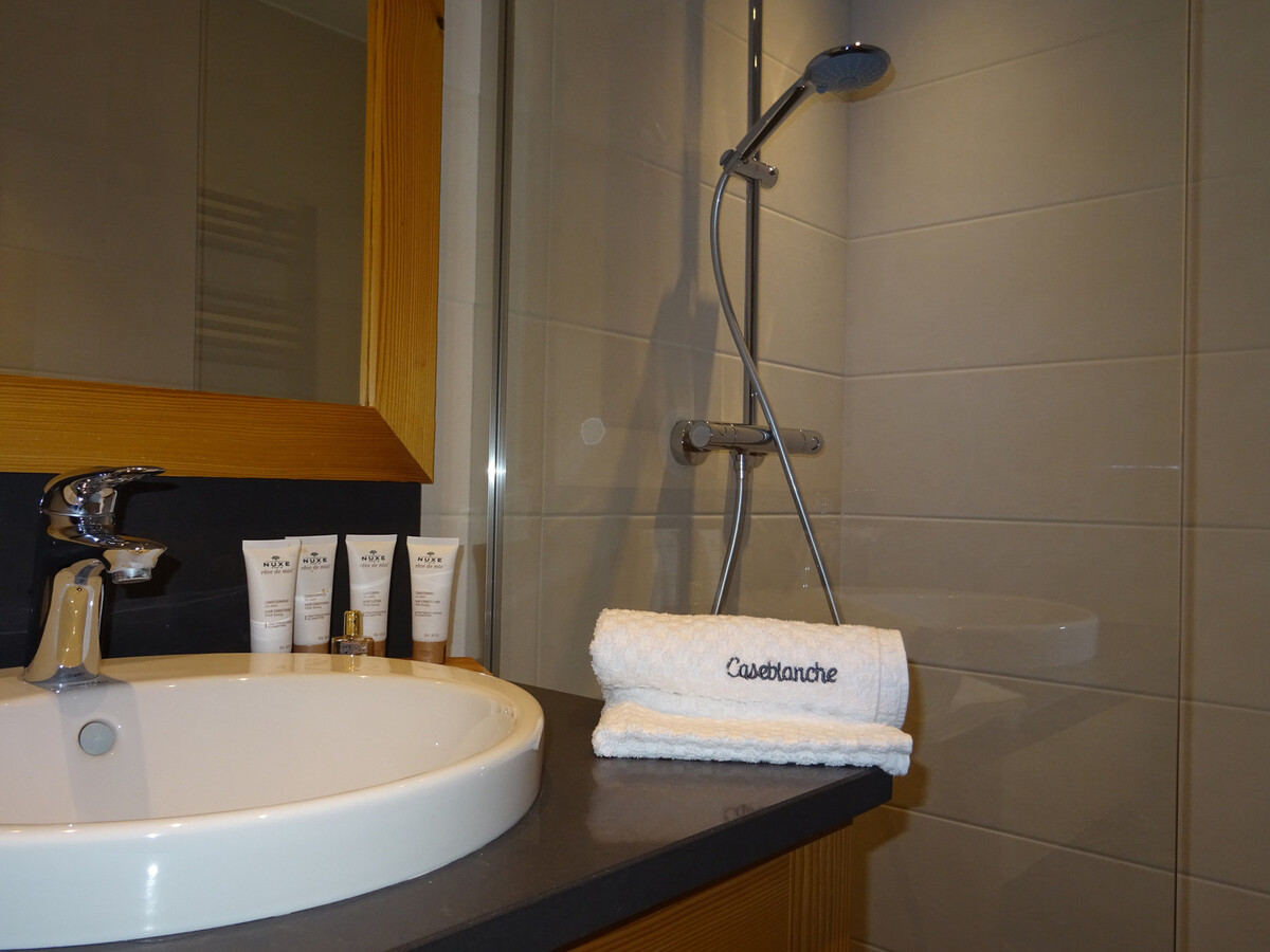 Chalet IBIS VIPERAE – Accès direct piste, sauna & jacuzzi - Photo 8