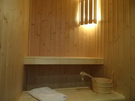 Chalet montagnard avec sauna et Wifi - Accès direct aux pistes - Photo 13