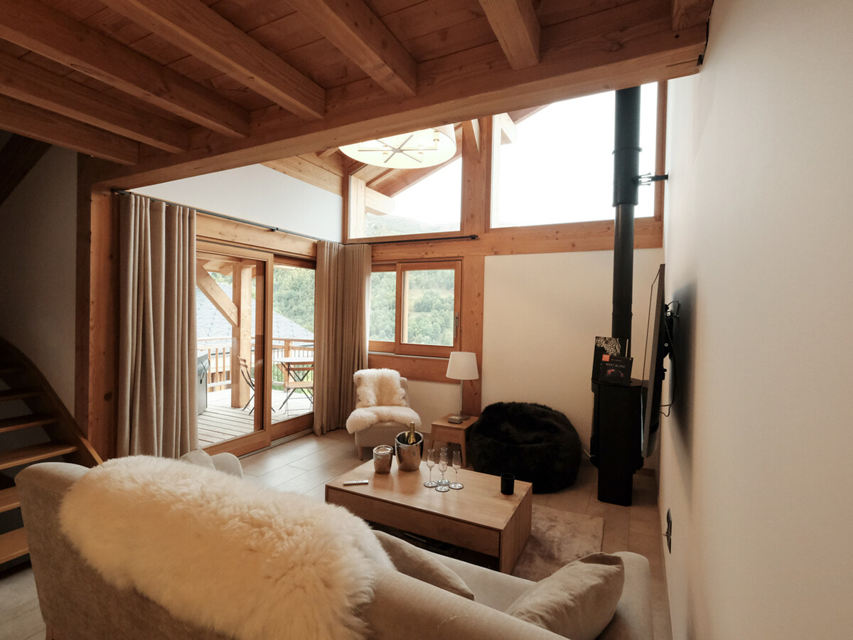 Chalet Aigle 80m² : jacuzzi, sauna et accès direct aux pistes - Photo 2
