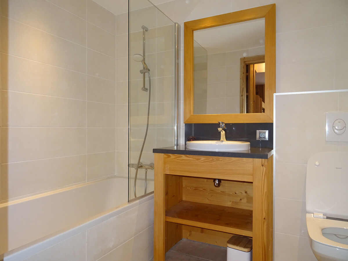 Chalet Aigle 80m² : jacuzzi, sauna et accès direct aux pistes - Photo 11