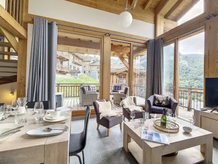 Chalet luxueux 3 chambres • Accès pistes • Sauna • Jacuzzi - Photo 1