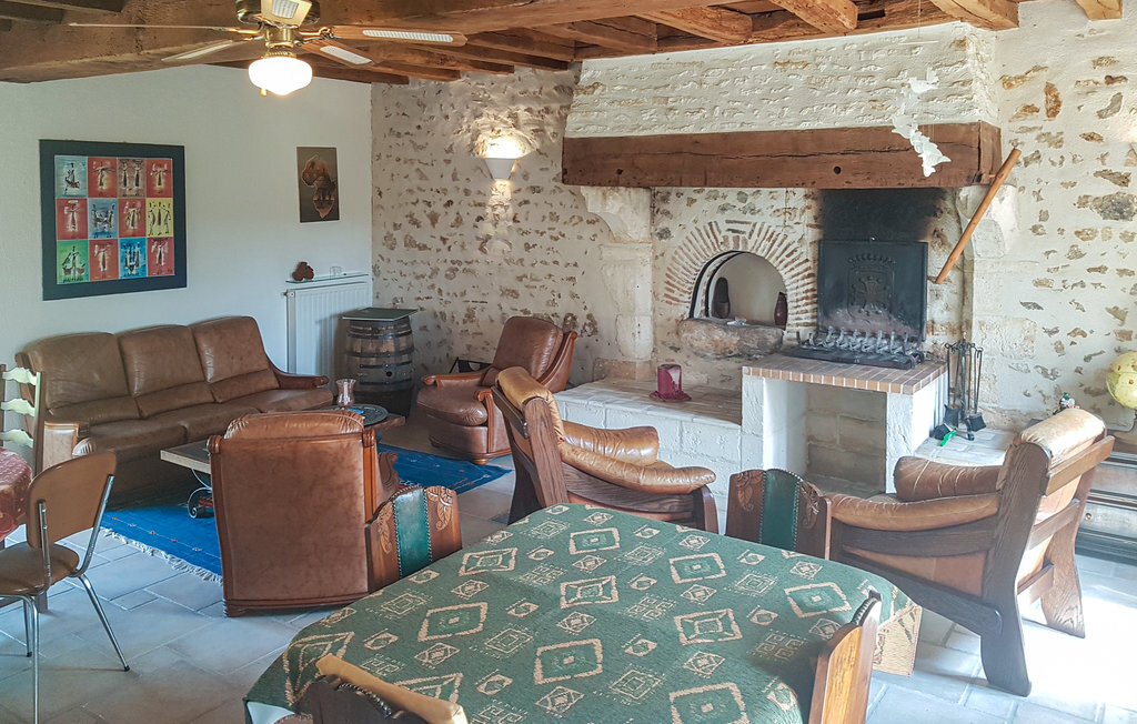 Ferme familiale 130 m² avec grand jardin à Ardentes - Photo 3