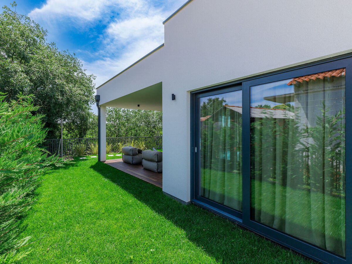 Villa Valle - Maison moderne avec piscine privée à Bale - Photo 32