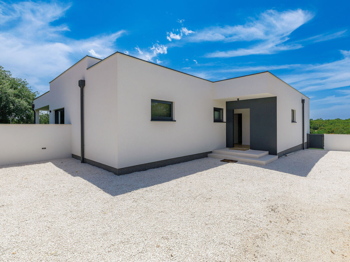 Villa Valle - Maison moderne avec piscine privée à Bale - Photo 36