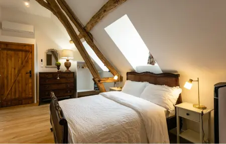 Maison de ferme en pierre, 7 chambres et piscine chauffée : photo 5