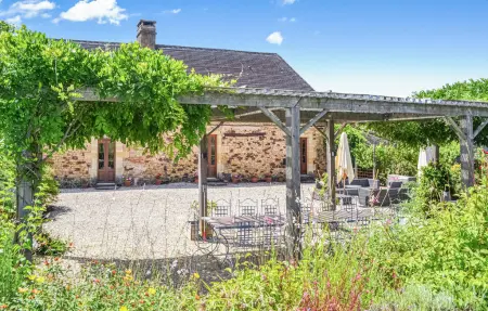 Maison de ferme en pierre, 7 chambres et piscine chauffée : photo 14