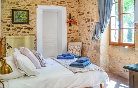 Maison de ferme en pierre, 7 chambres et piscine chauffée : photo 32