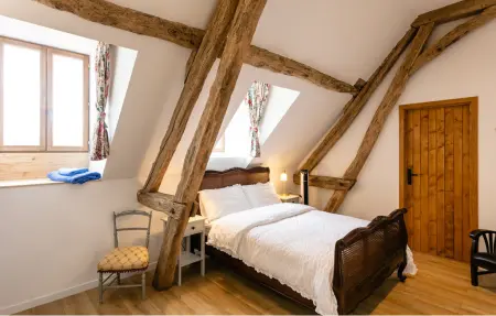 Maison de ferme en pierre, 7 chambres et piscine chauffée : photo 36