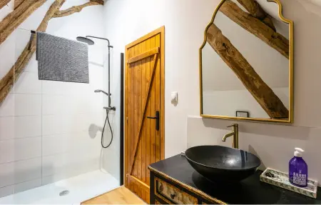 Maison de ferme en pierre, 7 chambres et piscine chauffée : photo 39