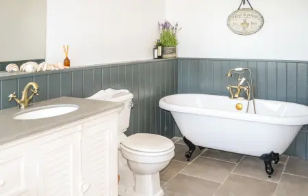 Maison de ferme en pierre, 7 chambres et piscine chauffée : photo 42
