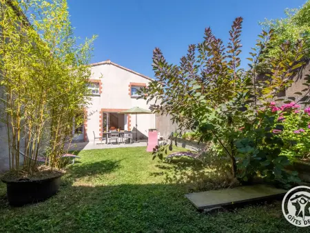 Location gite à La Romagne, Gîte familial au calme avec terrasse, proche Puy du Fou et plages vendéennes.