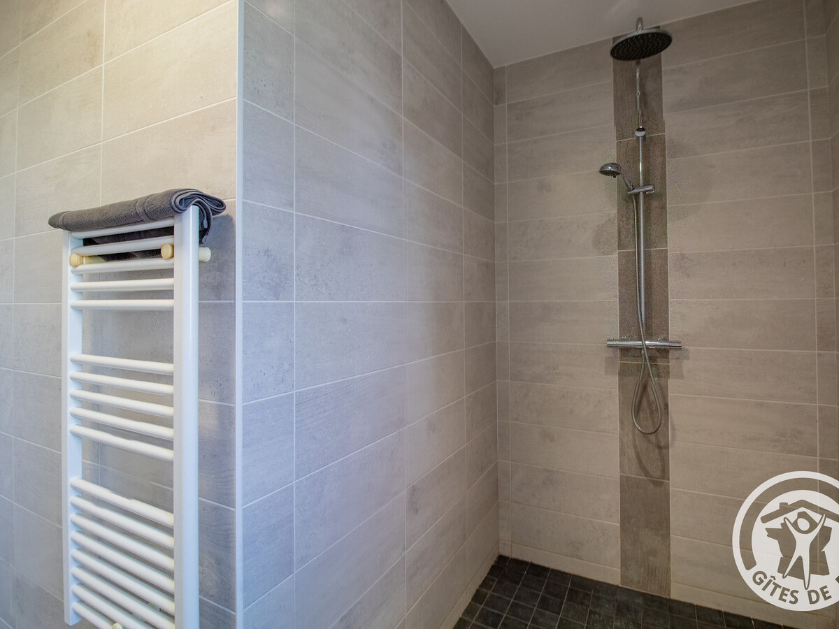 Gîte rénové en grange avec étang privé pour la pêche - Photo 13