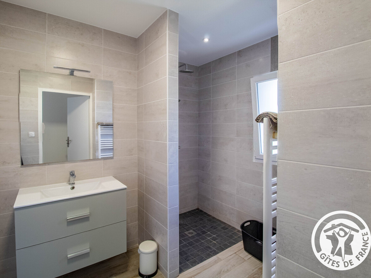 Gîte rénové en grange, étang privatif à 300m - Photo 14