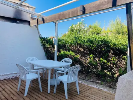 Location appartement à Cap d'Agde naturisme, Villa 4 pers climatisée, rez-de-chaussée, piscine, terrasse, parking, wifi à Agde