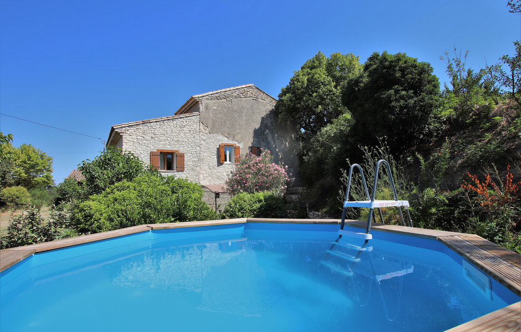 Mazet provençal avec piscine bois à Saint Didier - Photo 1
