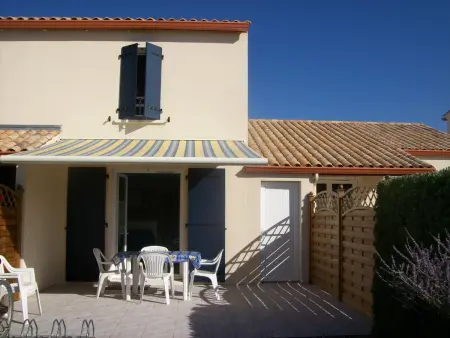 Location maison à Bretignolles sur Mer, Maison à 100m de la plage avec piscine, 4 couchages, parking privé, terrasse et barbecue