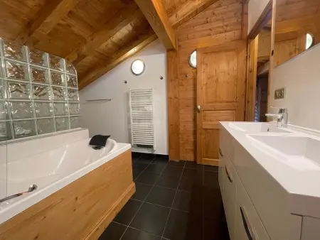 Chalet 130m² Verchaix - 10 pers., vue panoramique sud - Photo 10