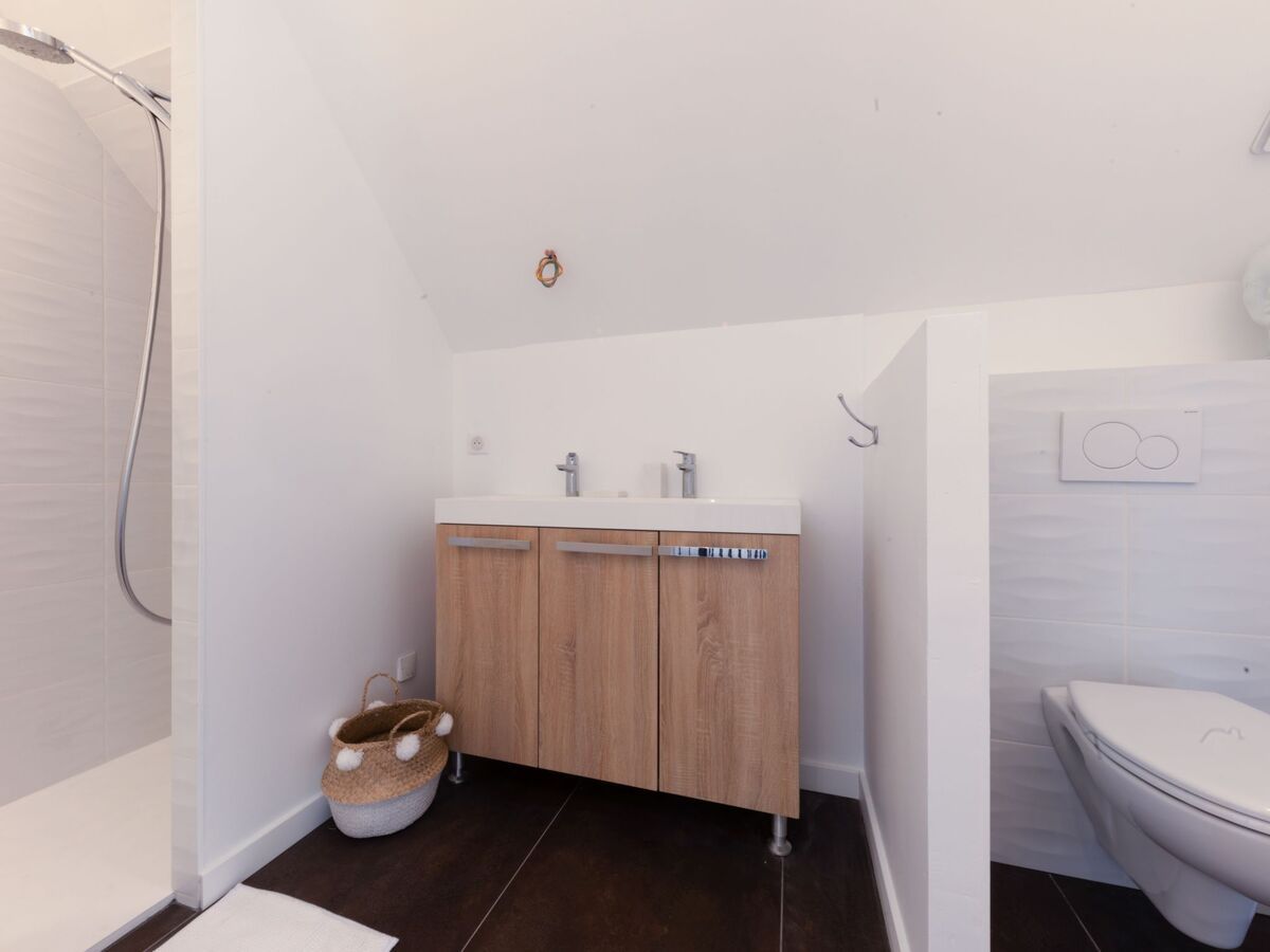 Le Rahic, maison rénovée 800 m de la mer - Photo 16