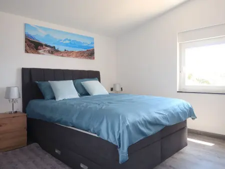 Emili & Elias, maison moderne avec piscine chauffée : photo 5
