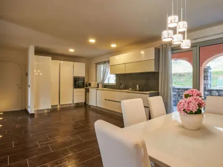 Villa Mera – 210 m² rénovés au bord de la rivière, Sorico : photo 17
