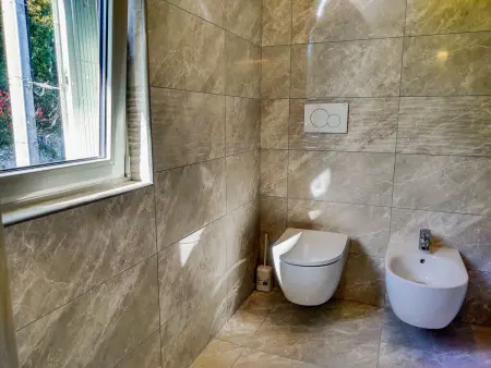 Villa Mera – 210 m² rénovés au bord de la rivière, Sorico : photo 37