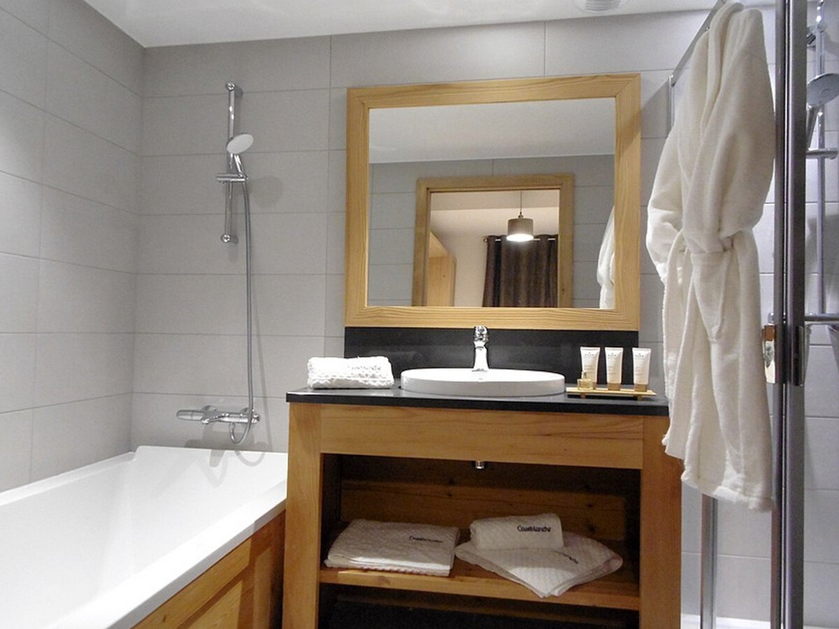 Chalet Luna skis aux pieds avec jacuzzi et sauna - Photo 11