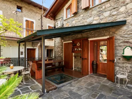 Maison Lady - 3 étages, vue lac et montagnes à Domaso : photo 2